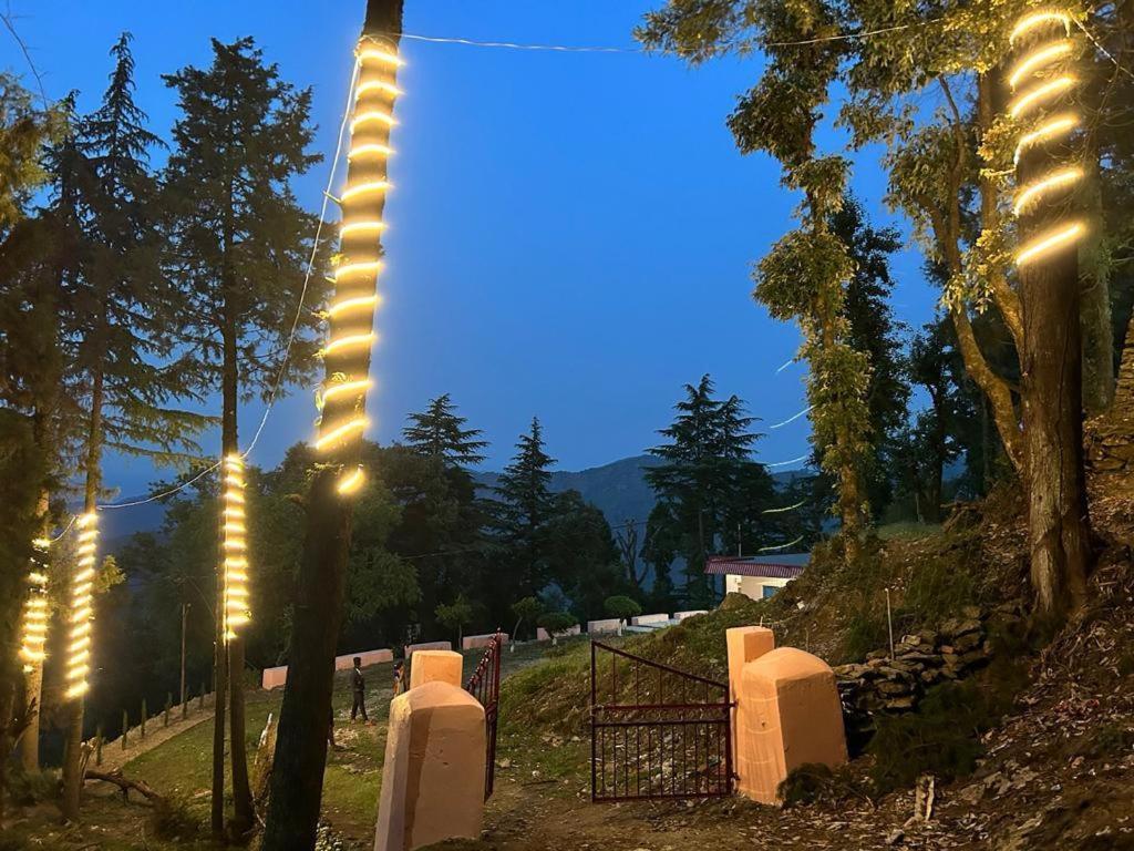 The Deodar Inn Pauri ภายนอก รูปภาพ
