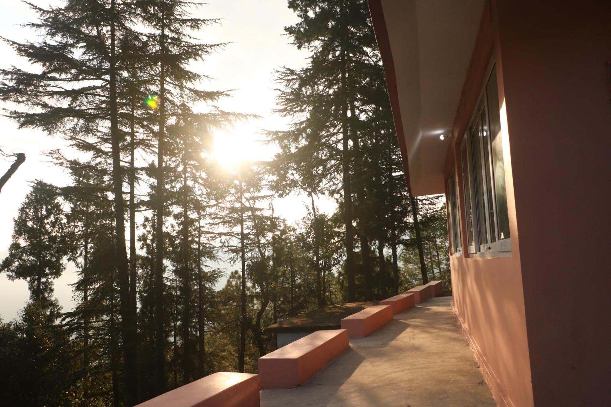 The Deodar Inn Pauri ภายนอก รูปภาพ